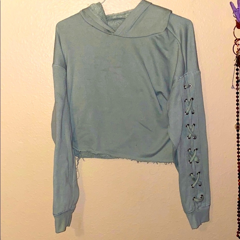 Cross-Tie Cropped Hoodie💚 - Picture 2 of 5